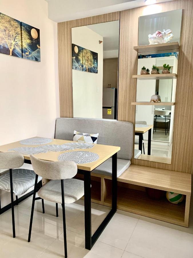 The Persimmon Studios Near Ayala And Sm City Cebu Eksteriør bilde