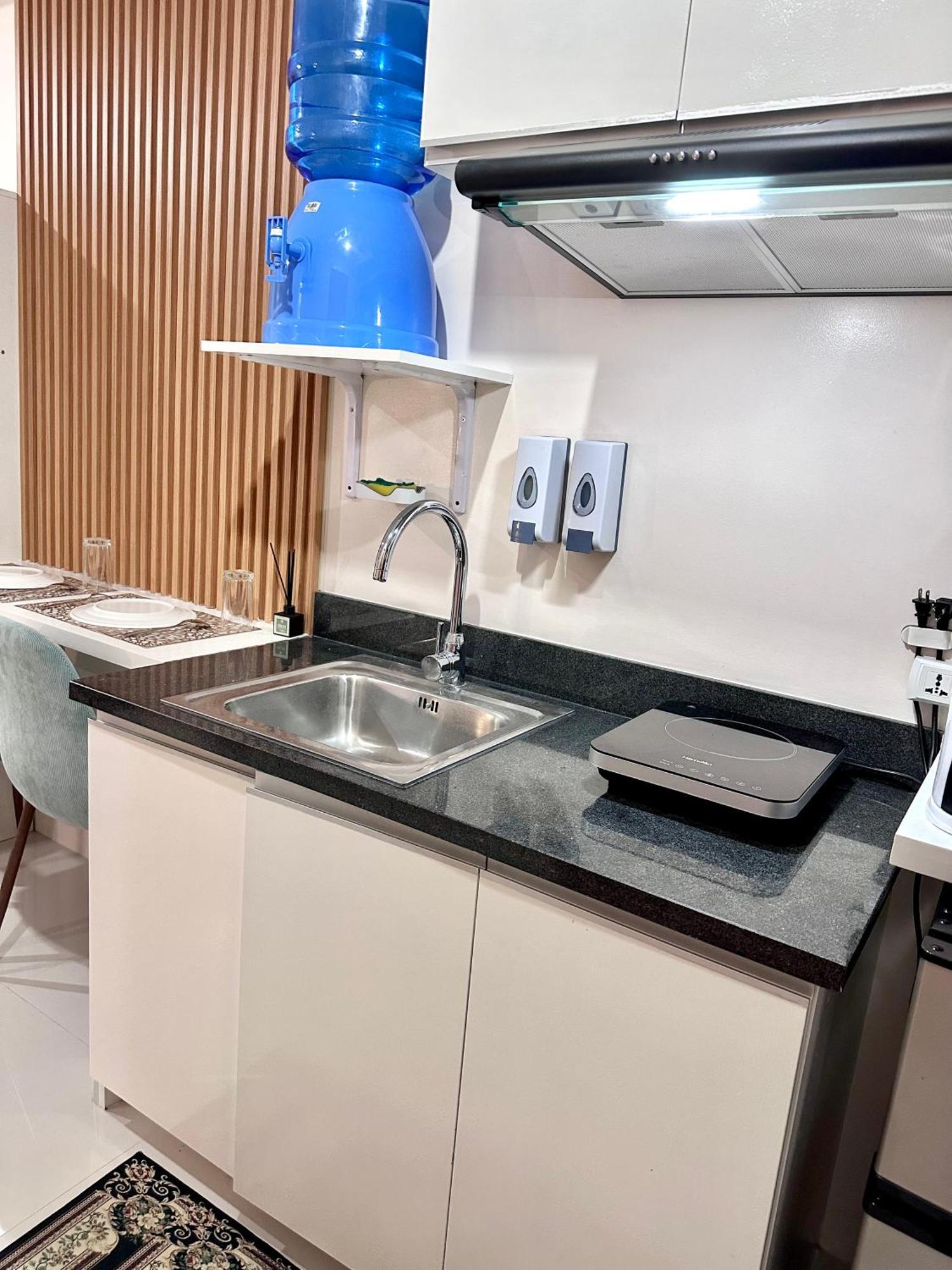 The Persimmon Studios Near Ayala And Sm City Cebu Eksteriør bilde