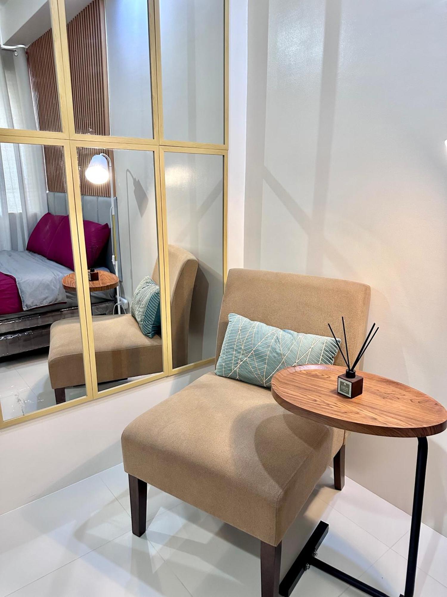 The Persimmon Studios Near Ayala And Sm City Cebu Eksteriør bilde