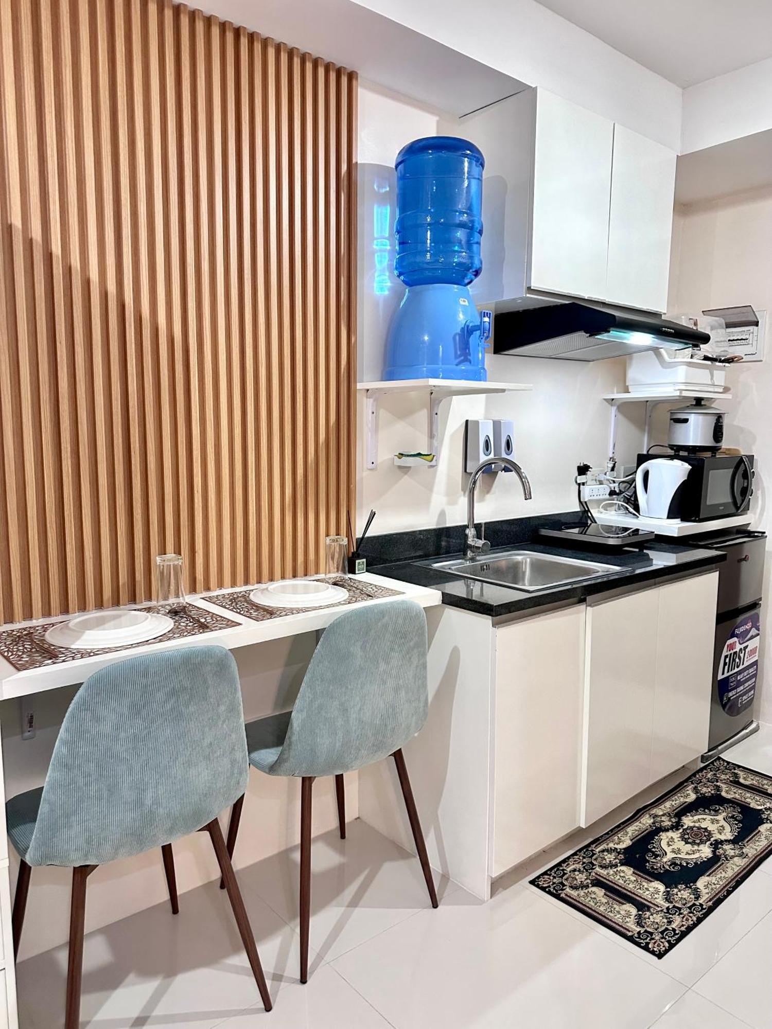 The Persimmon Studios Near Ayala And Sm City Cebu Eksteriør bilde