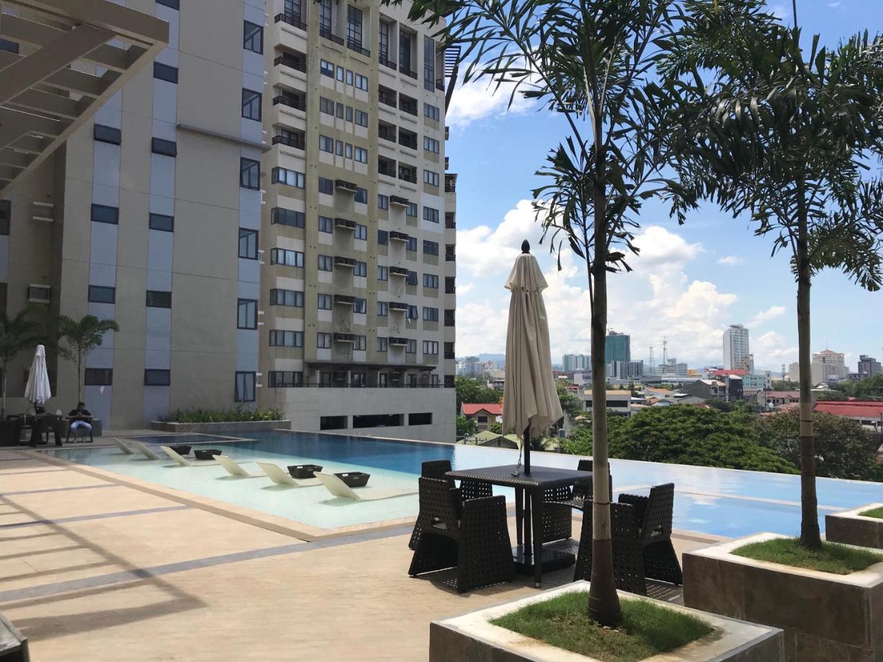 The Persimmon Studios Near Ayala And Sm City Cebu Eksteriør bilde