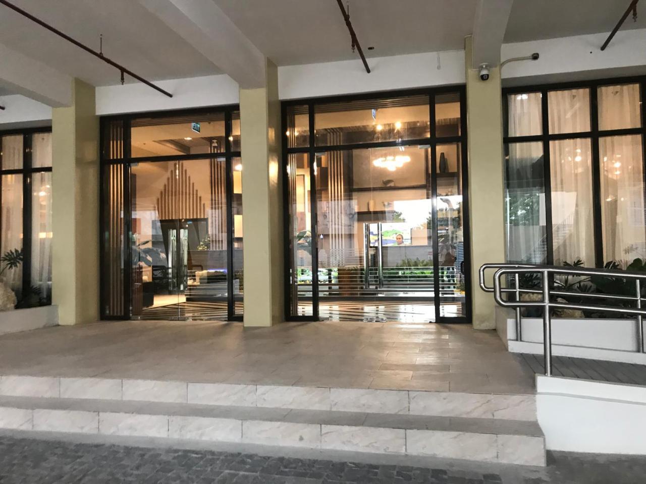 The Persimmon Studios Near Ayala And Sm City Cebu Eksteriør bilde
